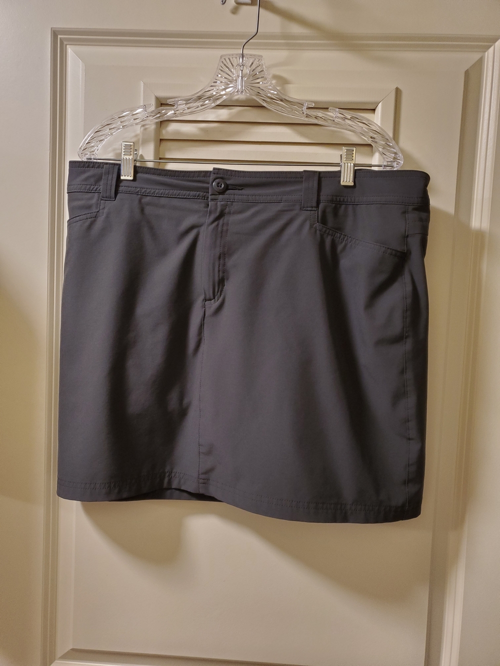 Eddie Bauer Women's Charcoal Gray Skort